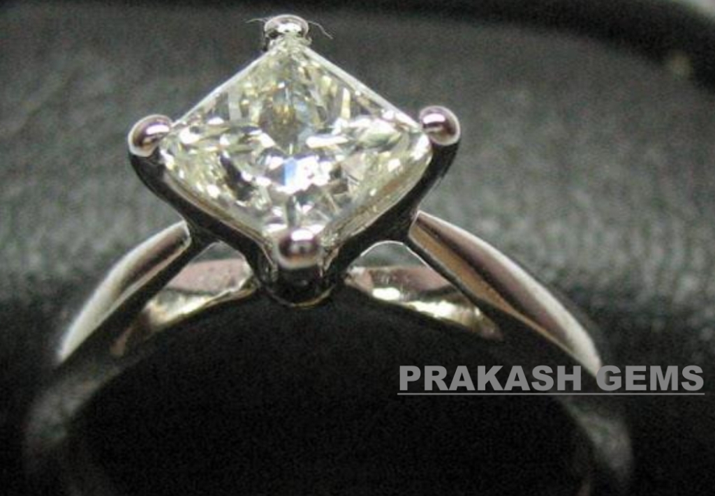 DIAMOND (PRINCESS) RING